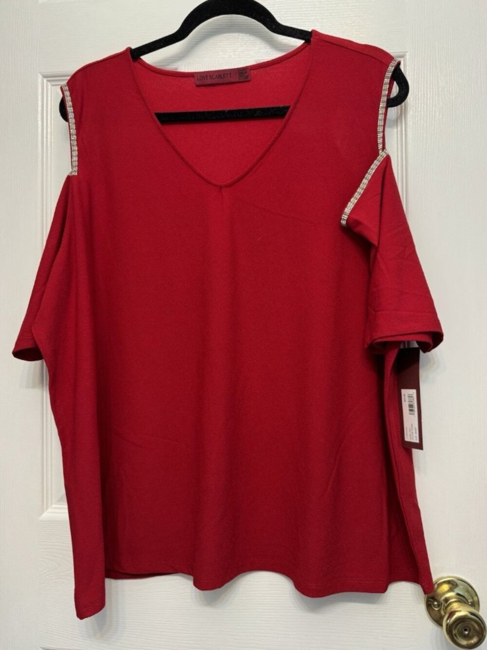 Love Scarlett Women’s Plus 2X Red Cold Shoulder Rhinestone V-Neck Top NWT